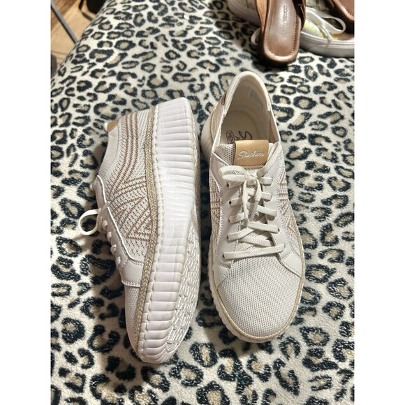 Sketchers Womens Wilshire Blvd Sneakers White & Tan Size 8 Casual Comfort Vegan - Picture 4 of 10